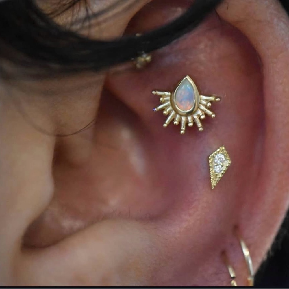 BVLA Borderline - Yellow Gold and Opal - Picture 4 of 4